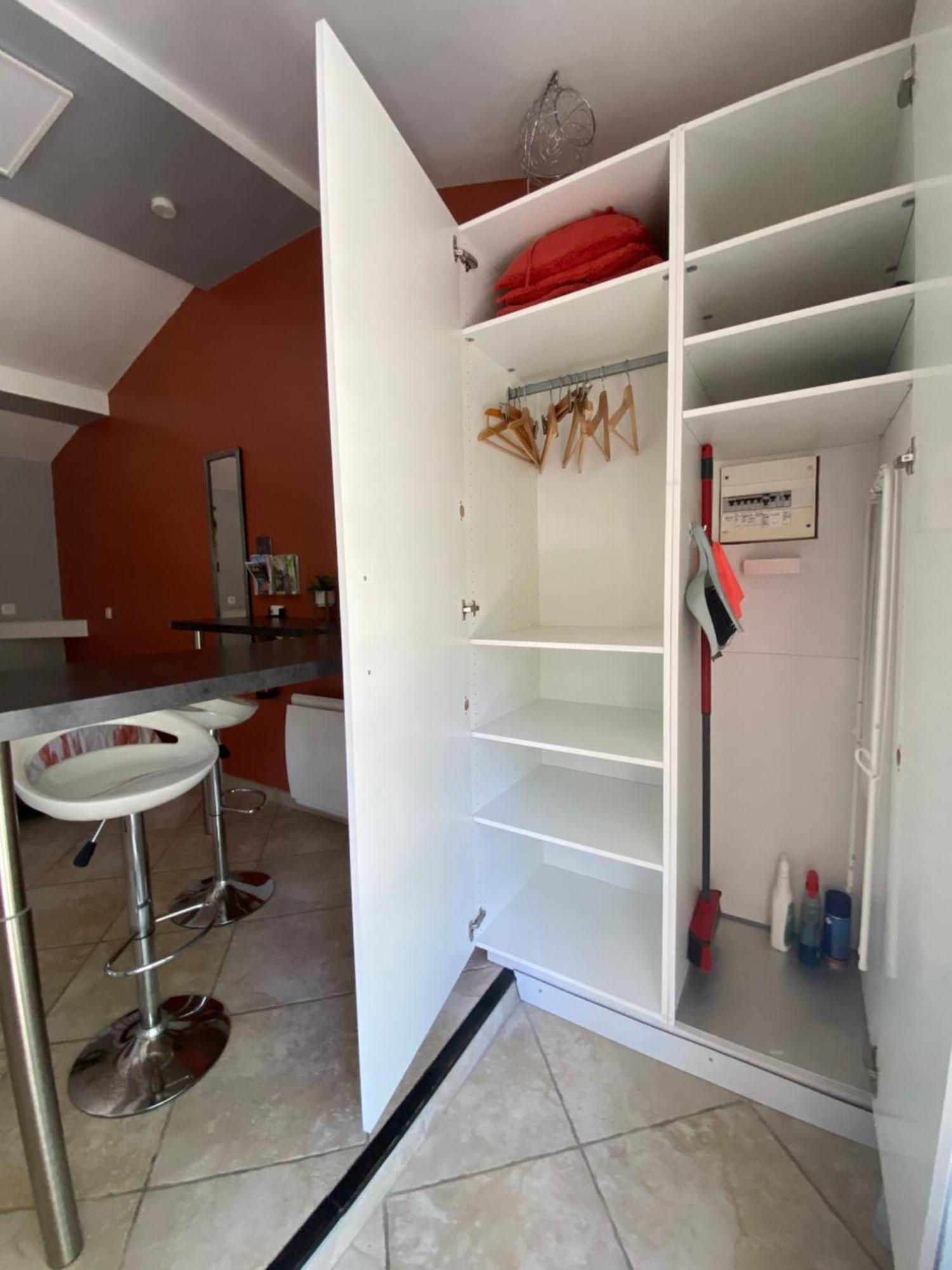 Dependance Individuelle Apartment Nans-les-Pins Exterior photo