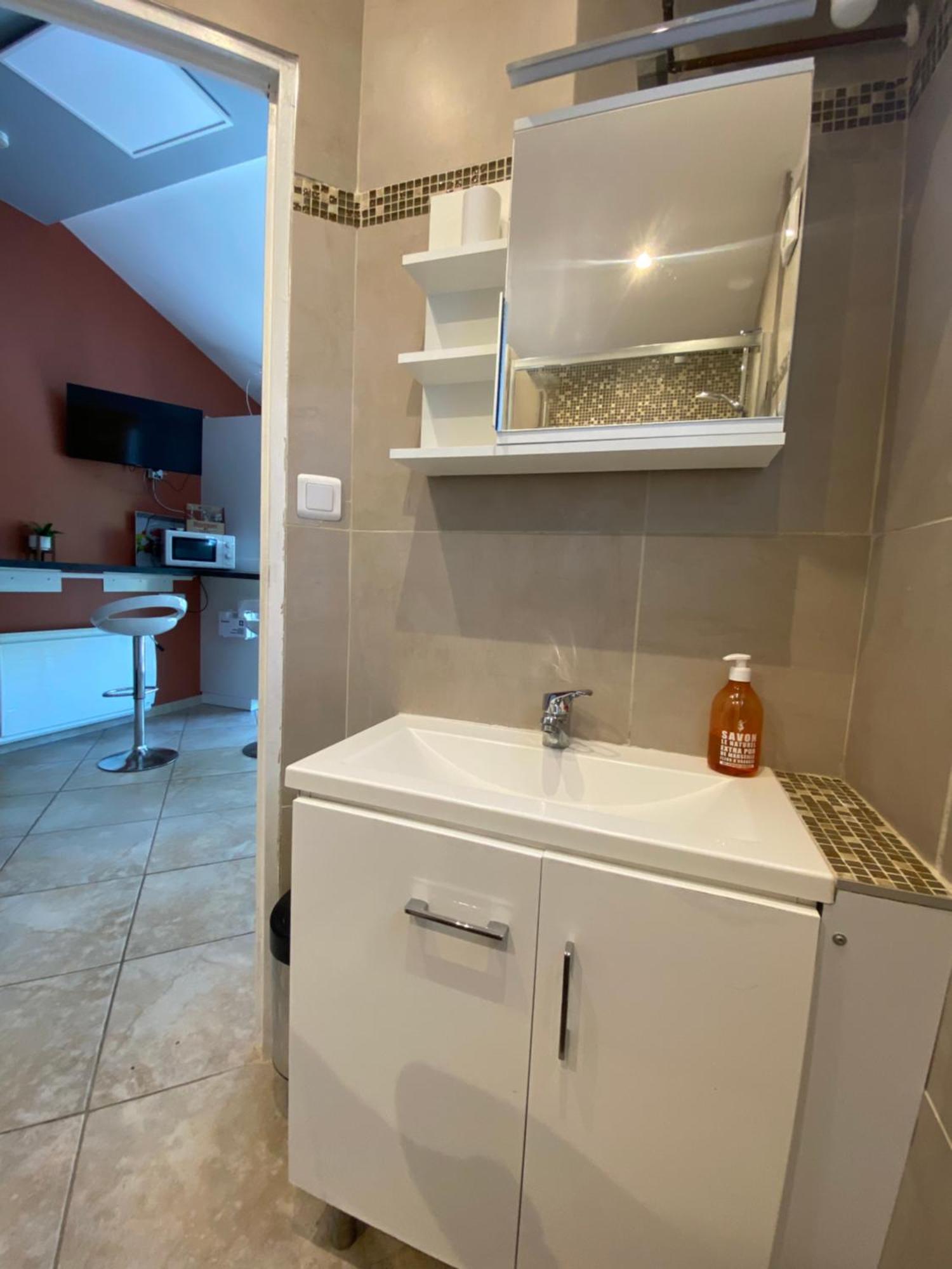Dependance Individuelle Apartment Nans-les-Pins Exterior photo
